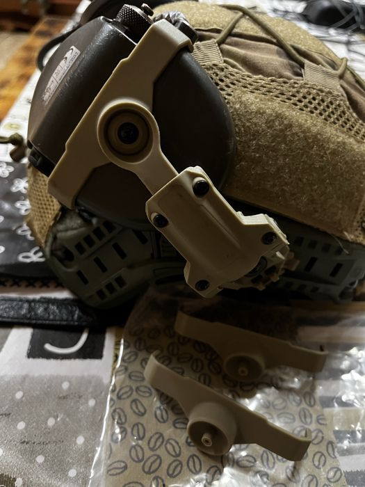 Кріплення під тактичні навушники MSA Sardin