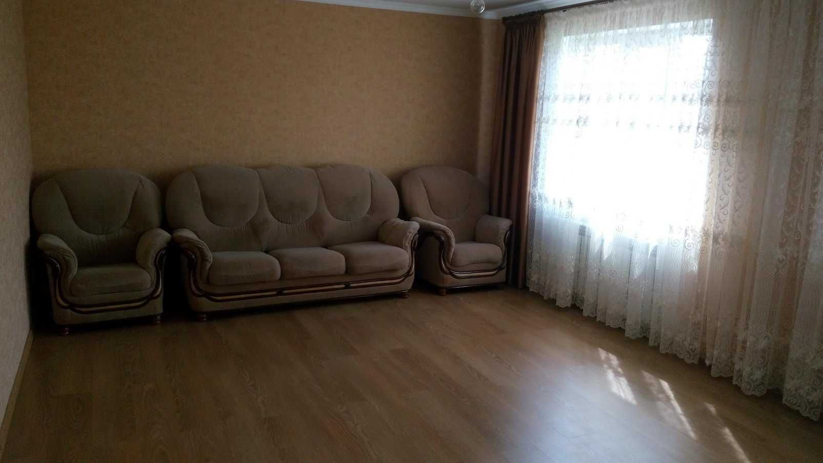 Продам новий сучасний будинок з усіма зручностями.