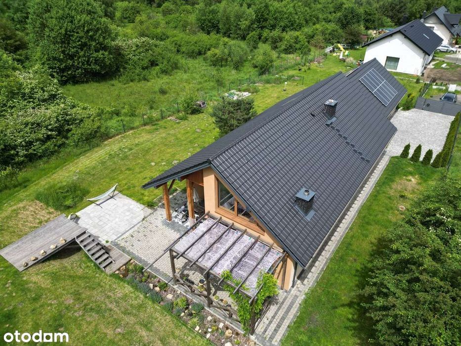 Dom rodzinny w ciszy i zieleni