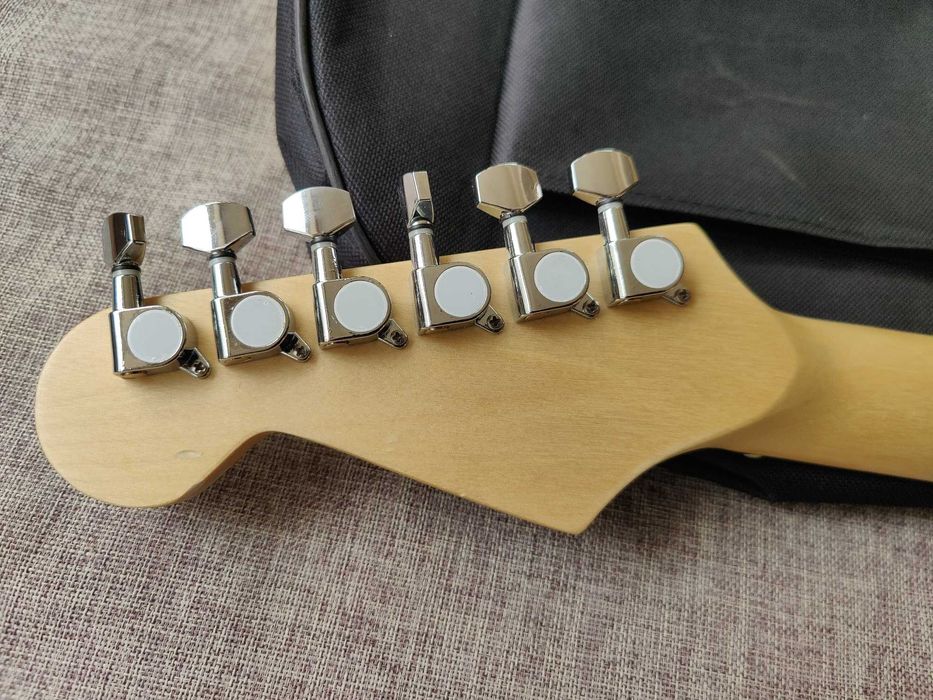 Электрогитара Deviser L-G1