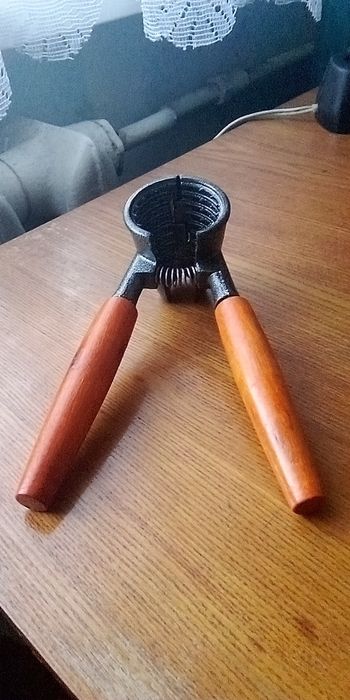 Продам орехокол ручной