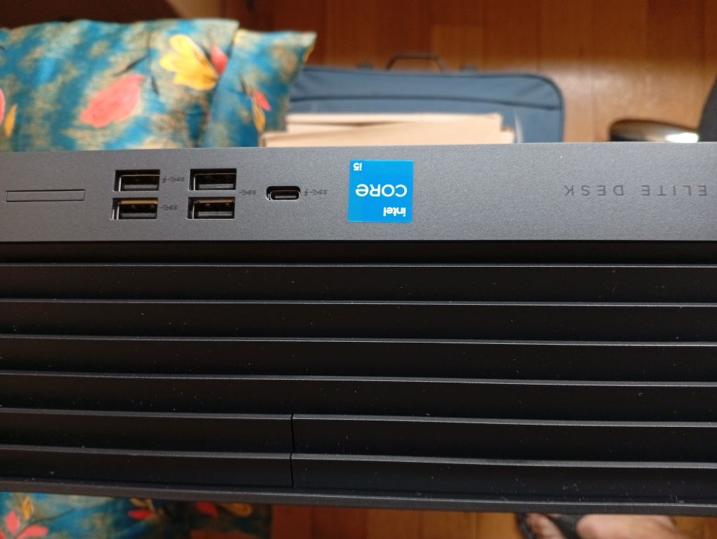 HP EliteDesk 600 G9 I5-12500 com 16GB RAM DDR5 SFF 
Computador HP Elit