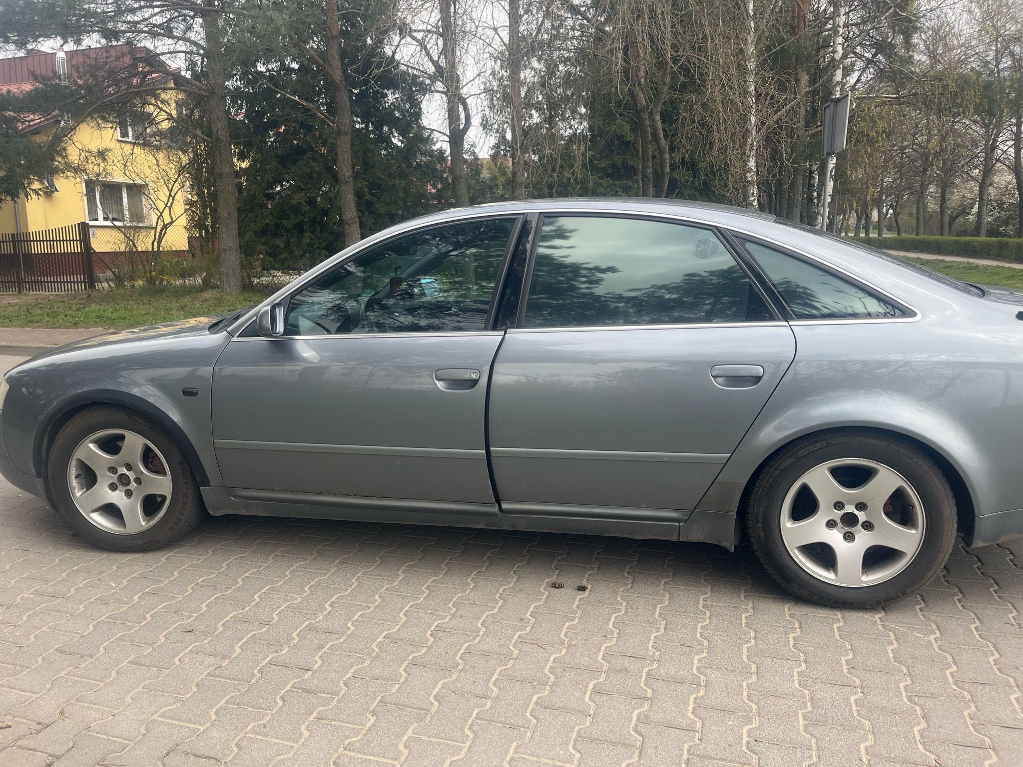 Sprzedam Audi A6C5 2.4 v6+ LPG 1999r