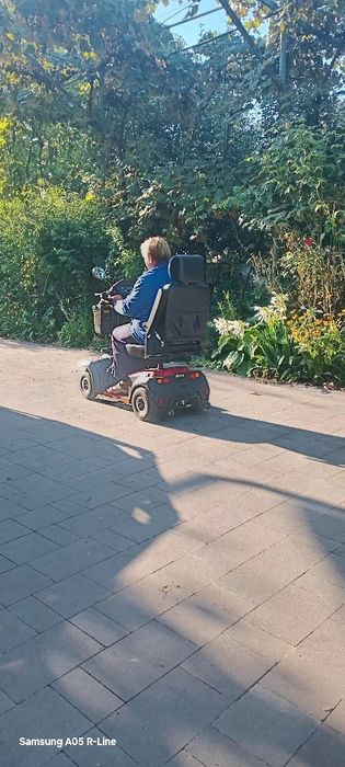 Електроскутер для людей з обмеженими можливостями