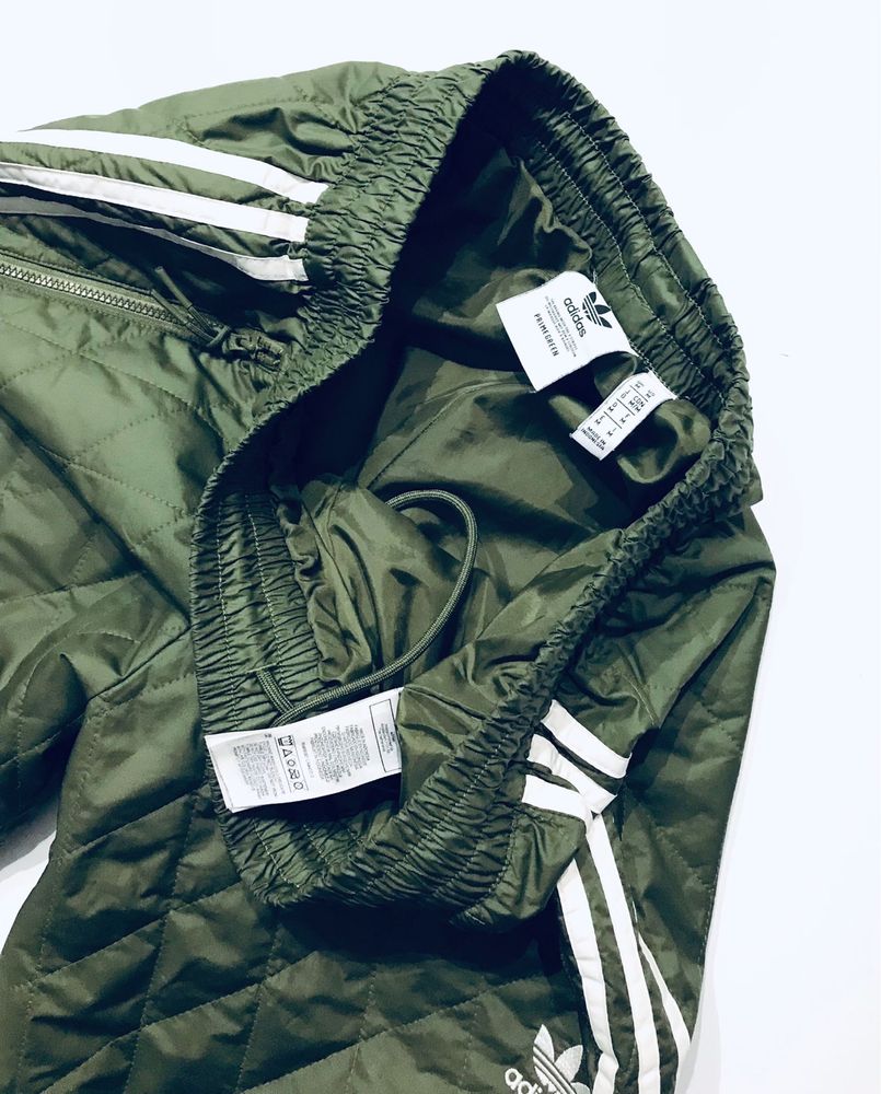 Pikowane sportowe Spodnie khaki Adidas Originals
