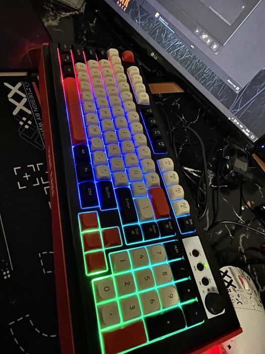 Нова Клавіатура/ тиха/ angl/ підсвідка