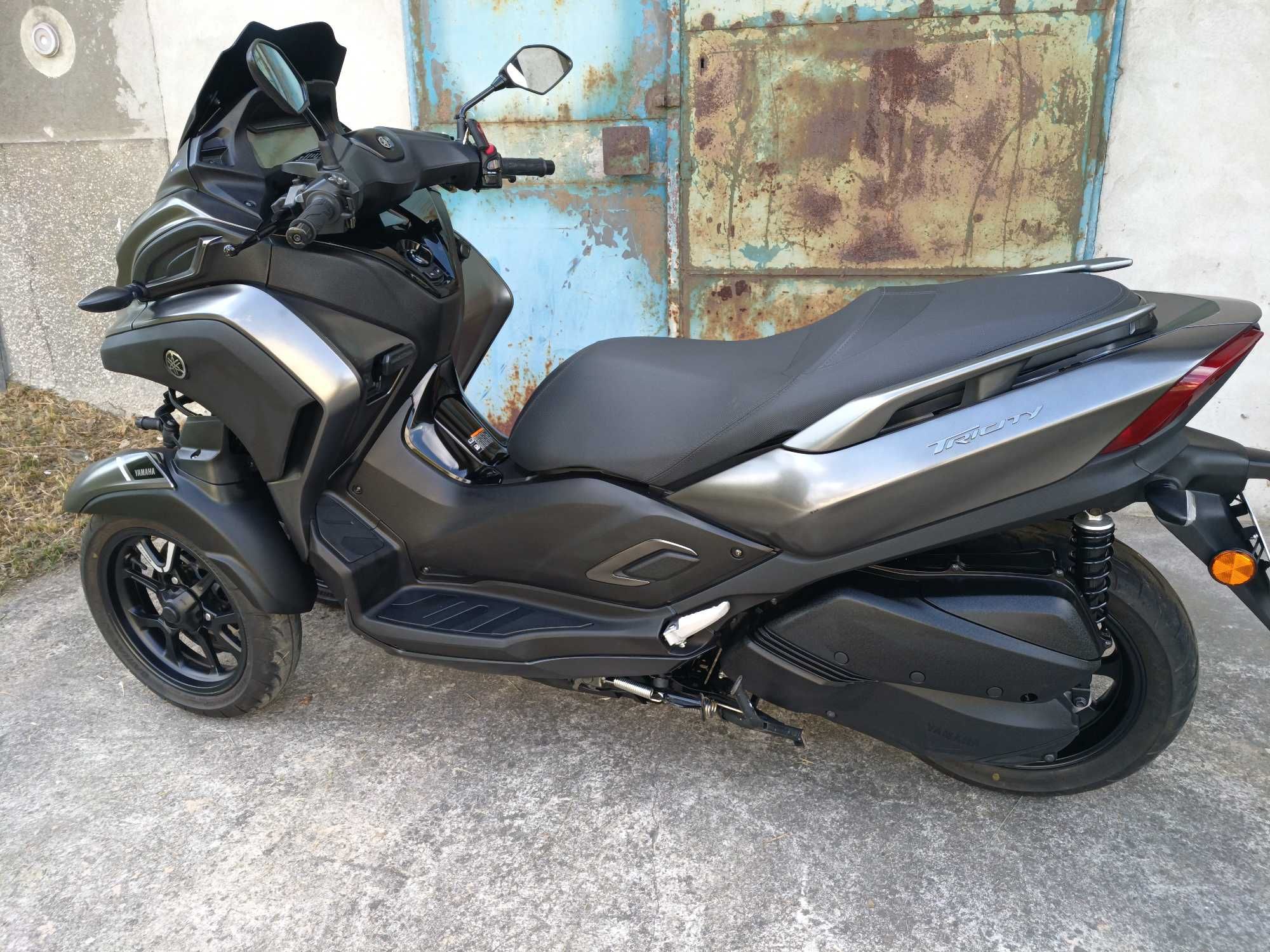 YAMAHA Tricyty 300