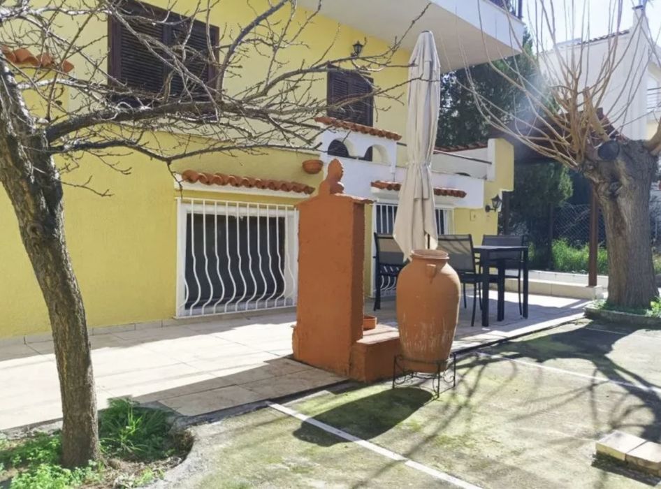 Продаж 2 кім.квартири в курортному місті Лутракі (Греція) 900м до моря