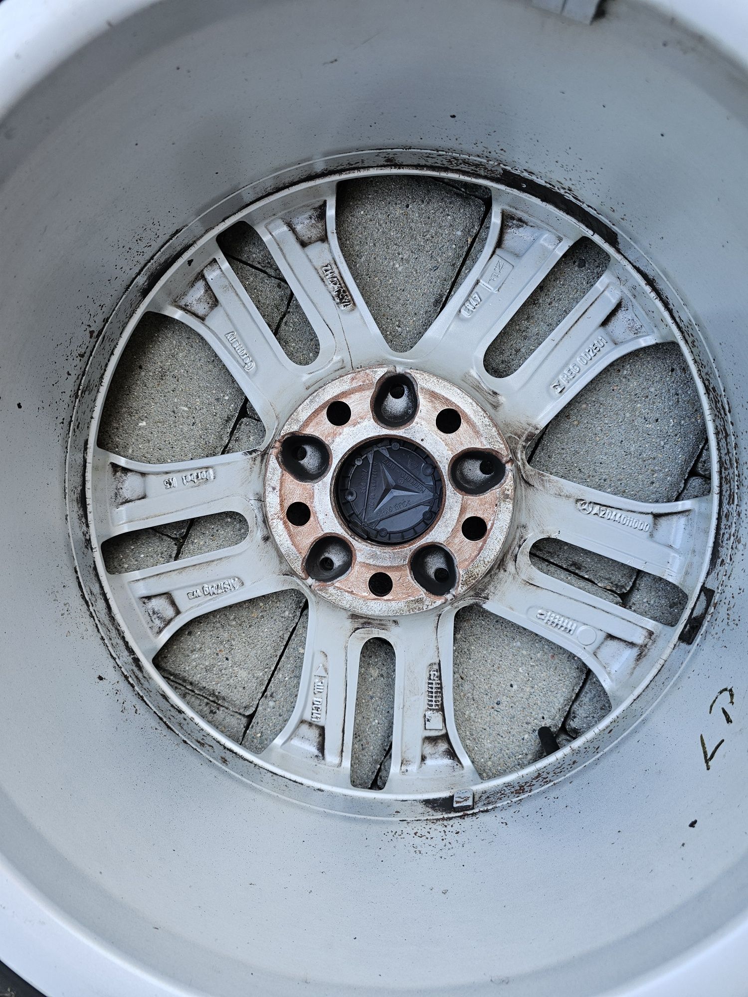 Oryginalne Alufelgi Mercedes Benz 5x112 z oponami letnimi