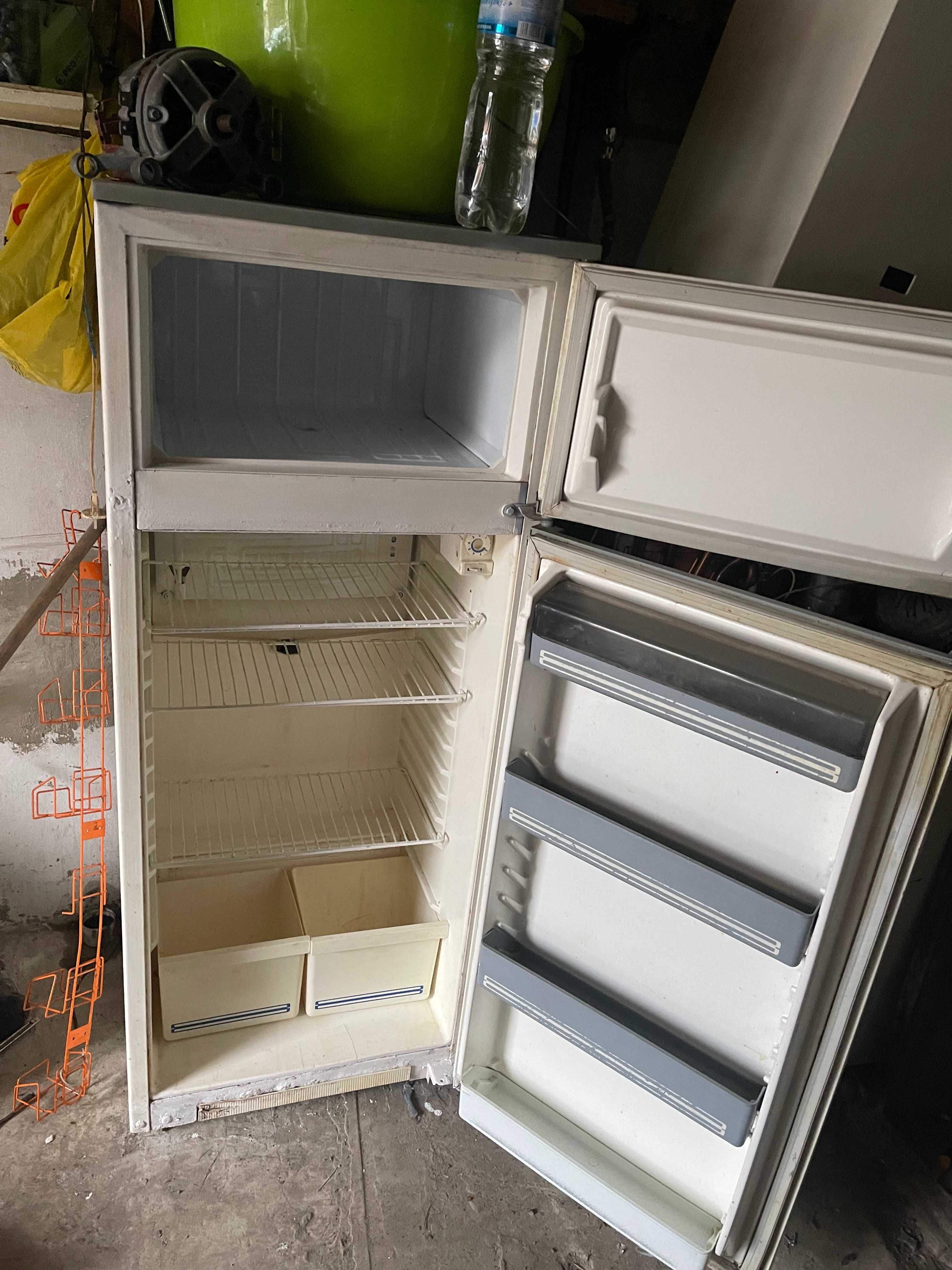 холодильник двух камерний донбас рабочий и атлат