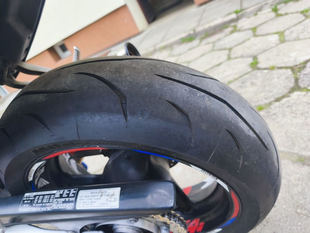 Śliczna Honda CBR F4i