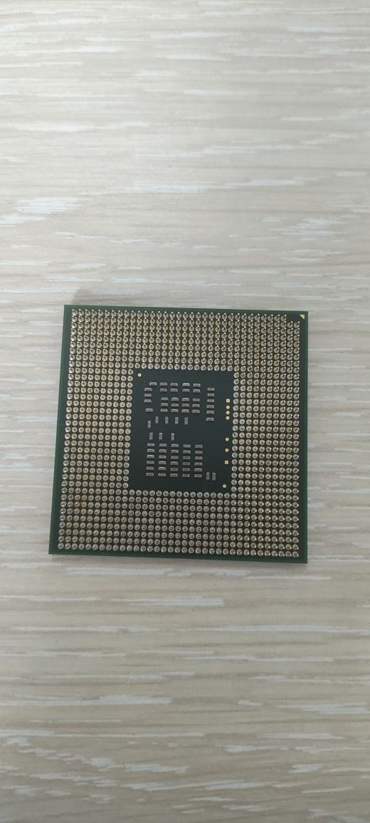 Процесор Intel i3-330M