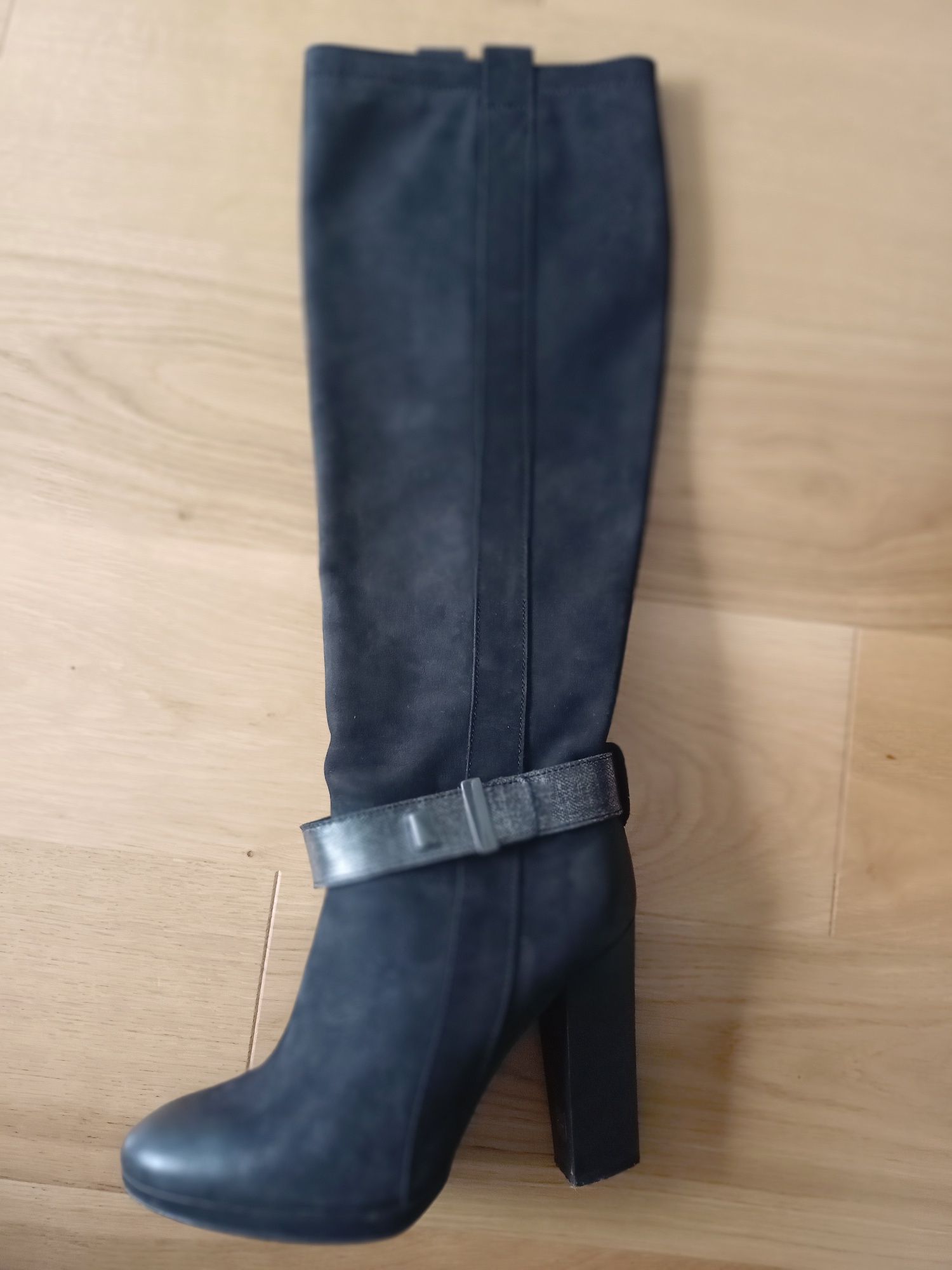 Kozaki Carinii eleganckie w bardzo dobrym stanie