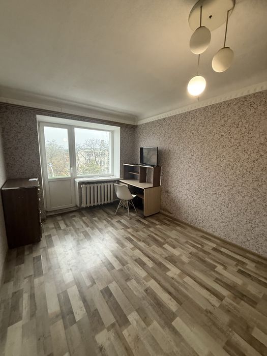 Продам однокімнатну центр міста