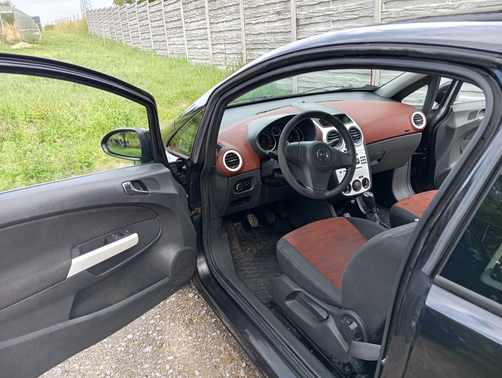 Opel Corsa 2011 pojemność 1,2 benzyna