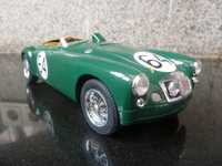 1:18 Triple 9, MGA roadster, Le Mans 1955, AutoArt Minichamps
