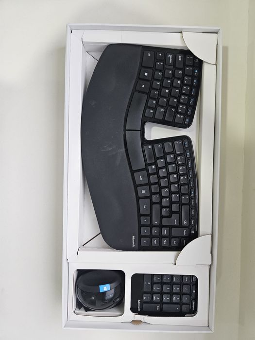 Teclado Ergonómico Microsoft - Português - Sem fios