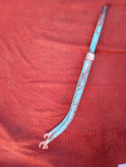 Вилка на дамку 28