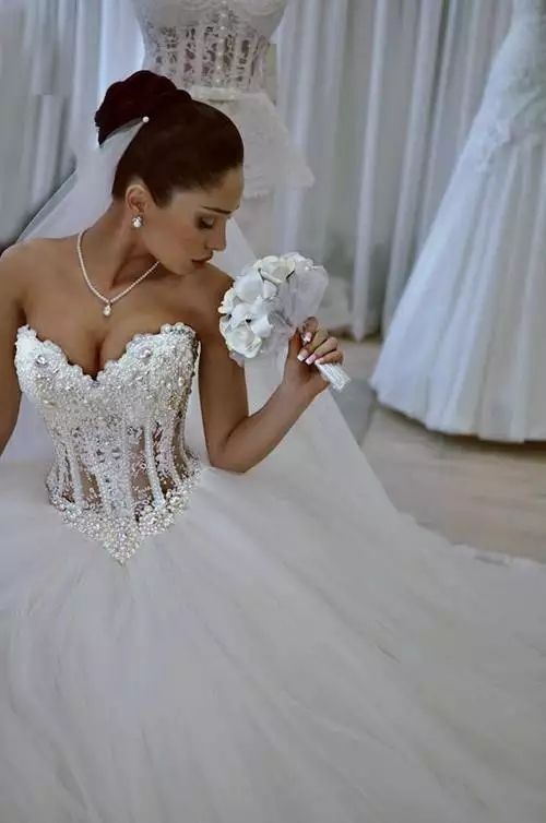 Suknia ślubna z wyjątkowym gorsetem