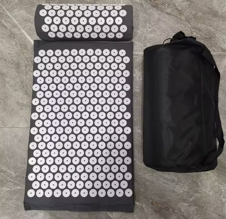 Mata akupresurowa z poduszką + pokrowiec – zestaw relaksacyjny