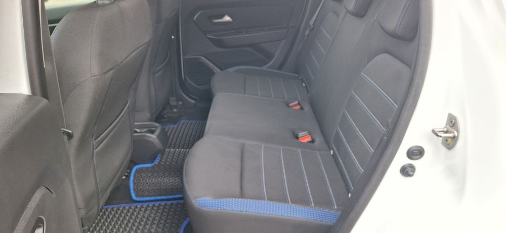 DACIA Duster4wd Laureate 1.5диз. 86kv 120л.с. 6-Ступка