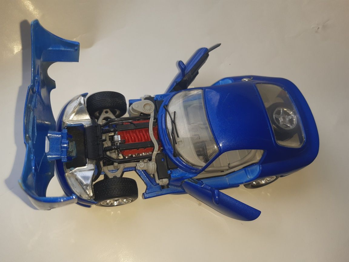 Автомодель Bburago (1:24) Dodge Viper GTS Coupe