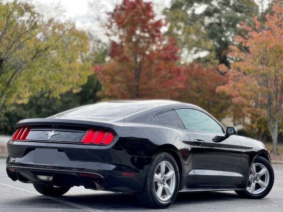 Ford Mustang V6      2017