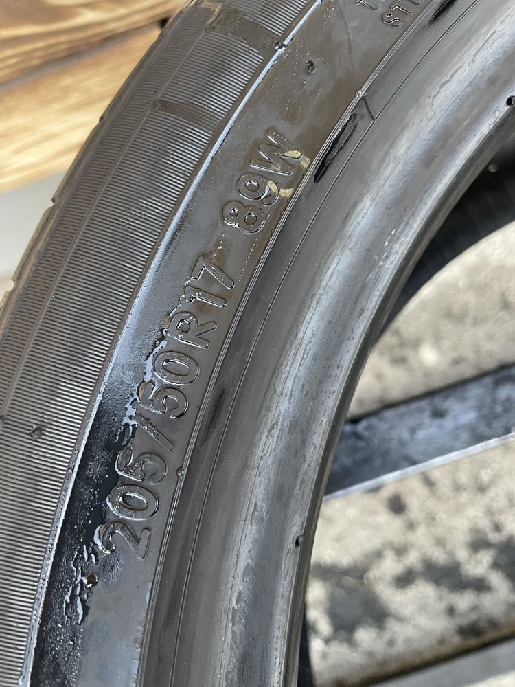 Шини 205/50 r17 Yoyo 7 мм залишок  (japan)