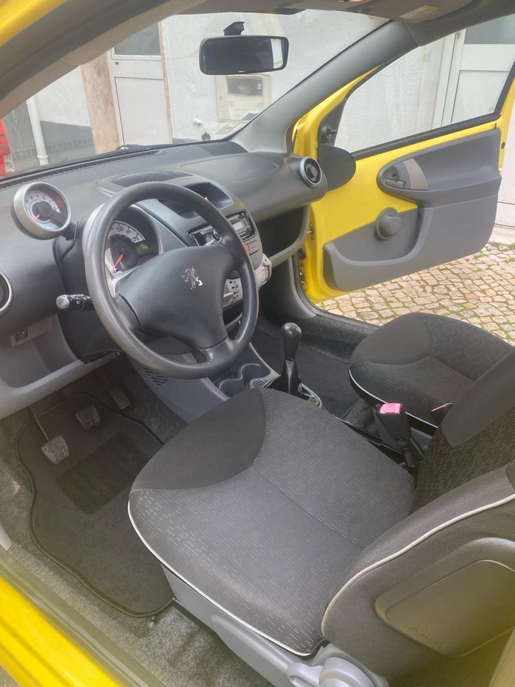 Vende -se peugeot 107