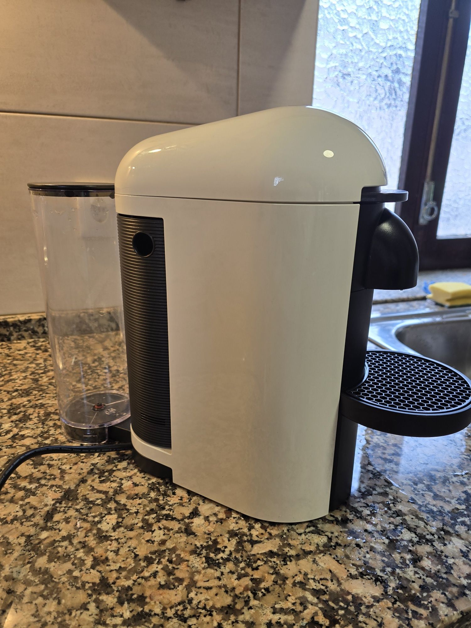 Cafeteira Nespresso Vertuo Novíssima