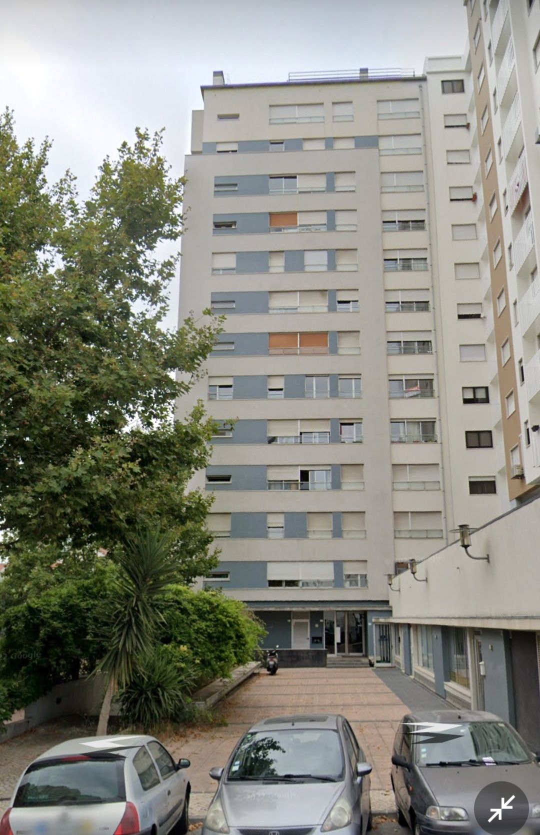 Arrenda se parqueamento junto  gare do oriente