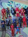 Varios bonecos marvel