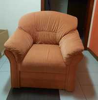 Fotel pomarańczowy-rudy welurowy