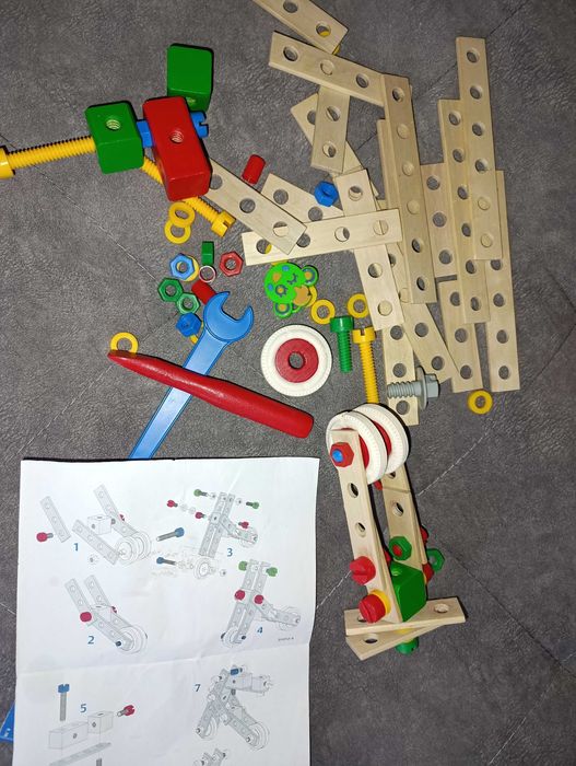 Дерев'яний конструктор самольотик