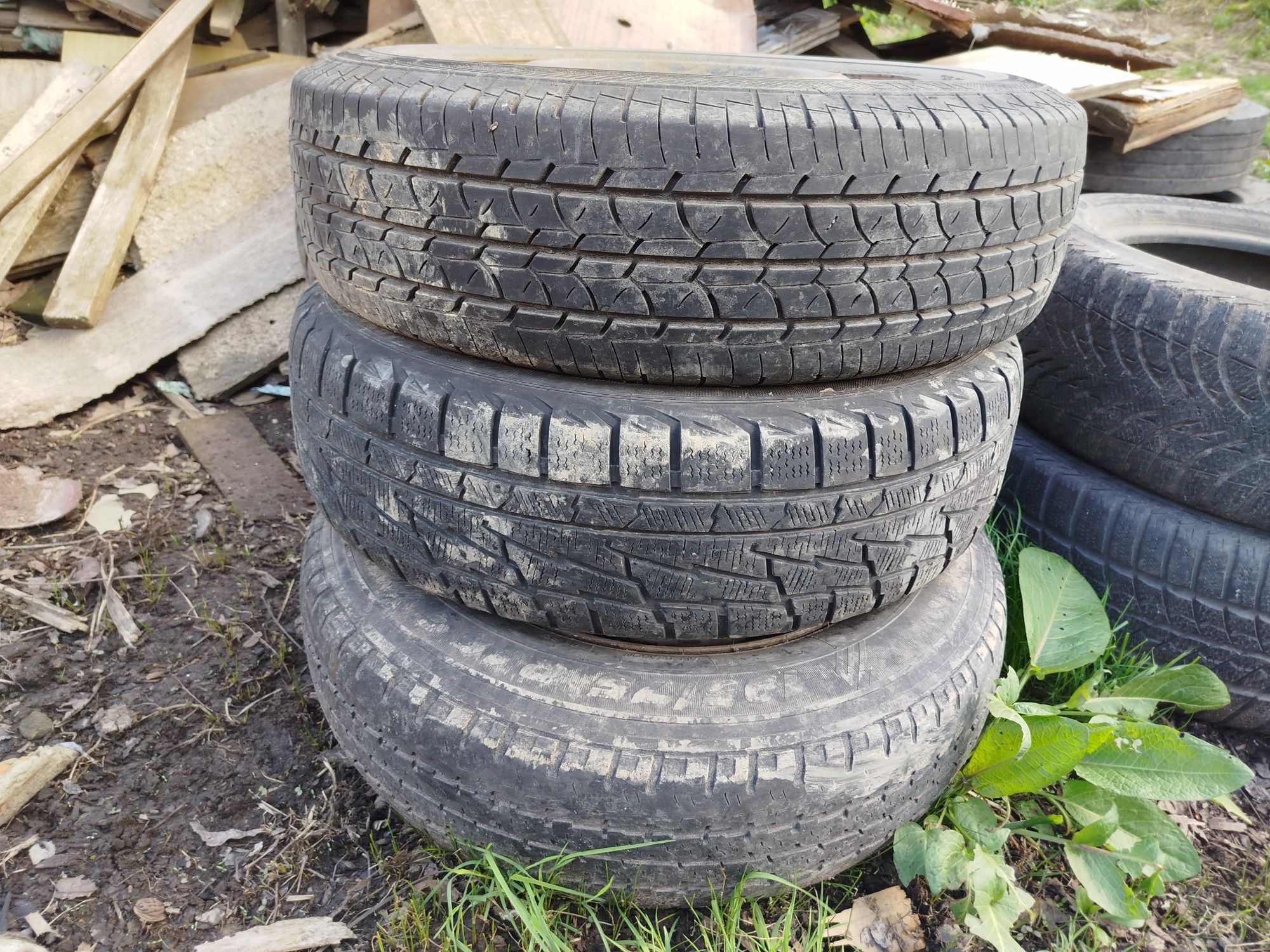 Шини на ниву 195/75 R16 2 шт. 215/65 R16 2 шт.