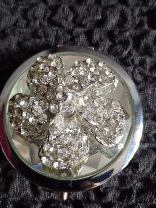 Lusterko kieszonkowe