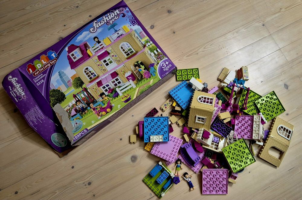 Конструктор JDLT, Двоповерховий будинокок друзів", 189 деталей