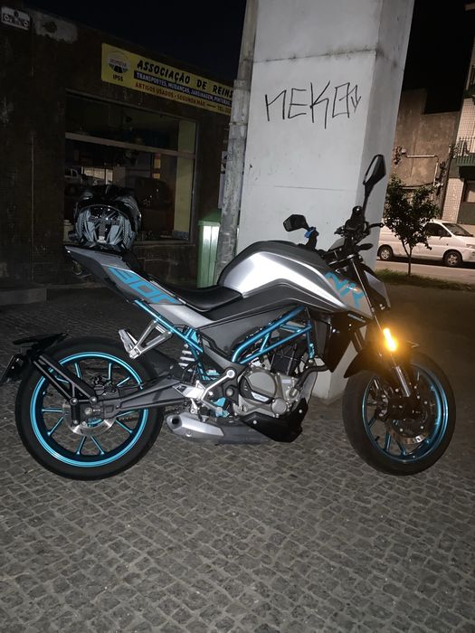 Cf moto 300Nk de 2022