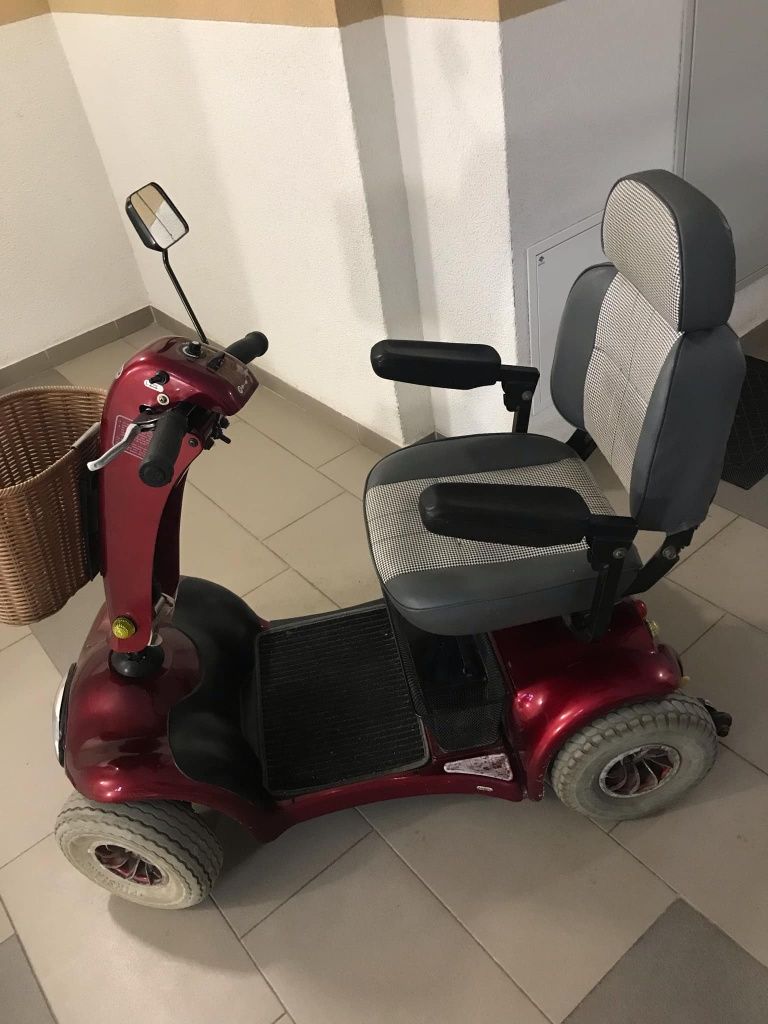 Shoprider-mercedes wsród elektrycznych skuterów  inwalidzkich