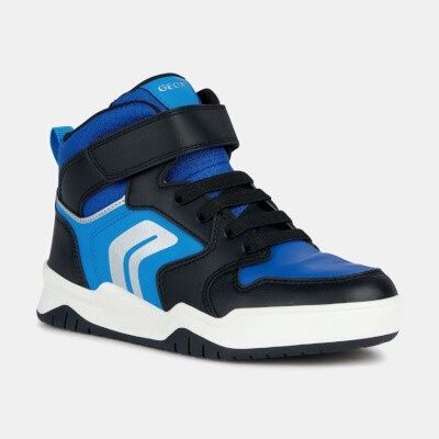 Conjunto Sneakers Novas (vários tamanhos)