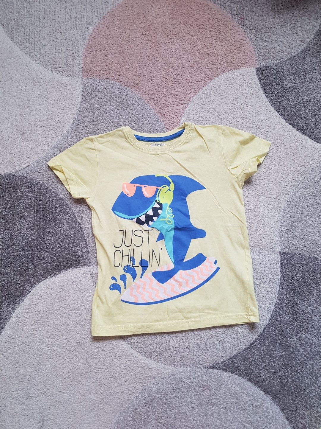Letnia koszulka t-shirt z rekinem 116-122