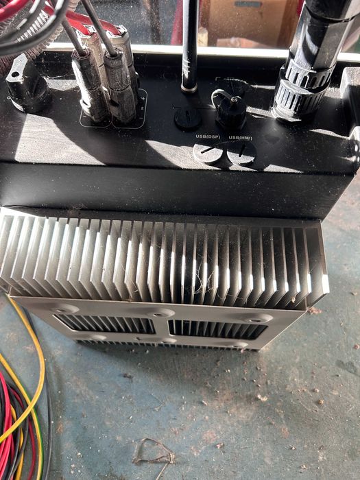 falownik zeversolar TLC 4000 z widocznym oprzyrządowaniem