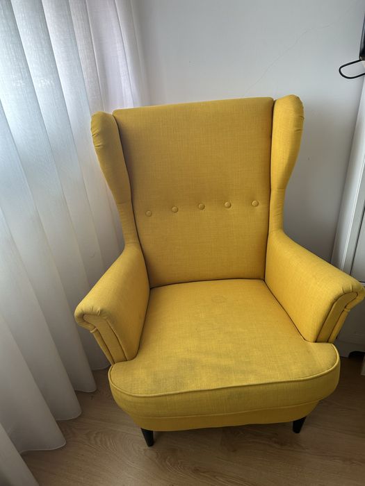 Poltrona Ikea cor amarela em bom estado