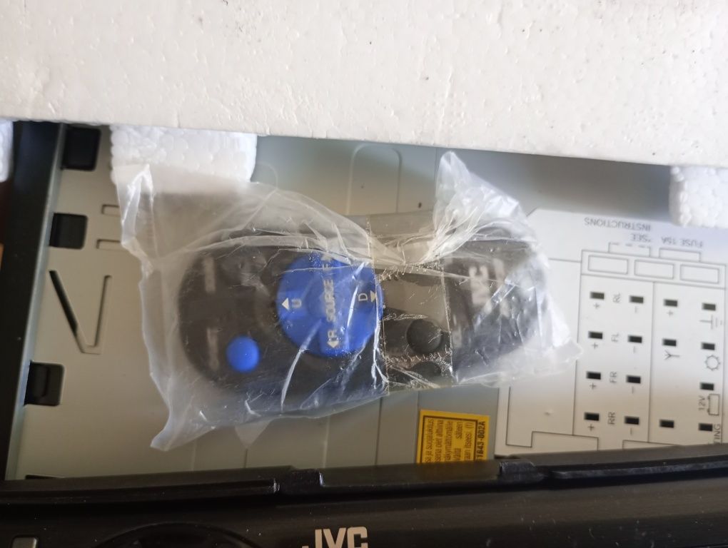 Нова автомагнітола JVC KD-6527
