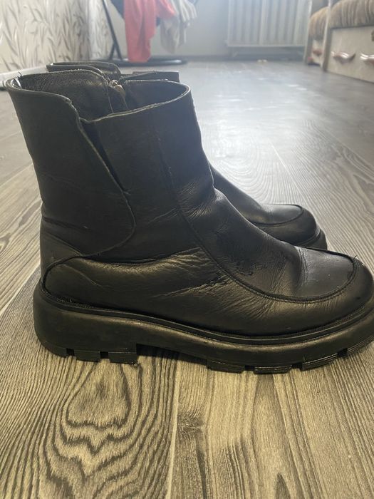 Взуття зимове жіноче