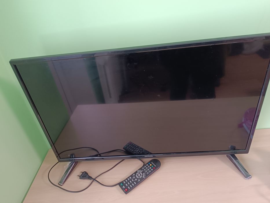 Телевізор Elenberg 32DH4430 (32 дюйми)