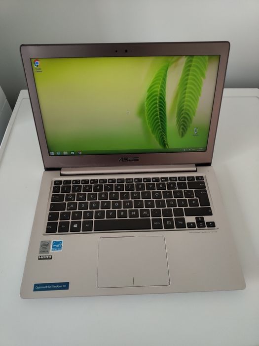 Ноутбук з Німеччини Asus.