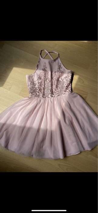 sukienka różowa rozkloszowana krótka