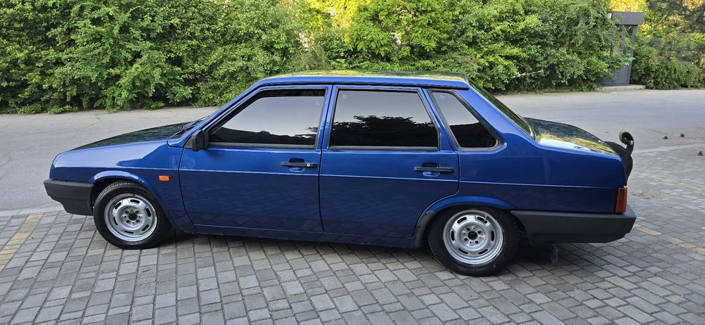 Продам ваз 21099 /тонировка/музыка/занижение -90/