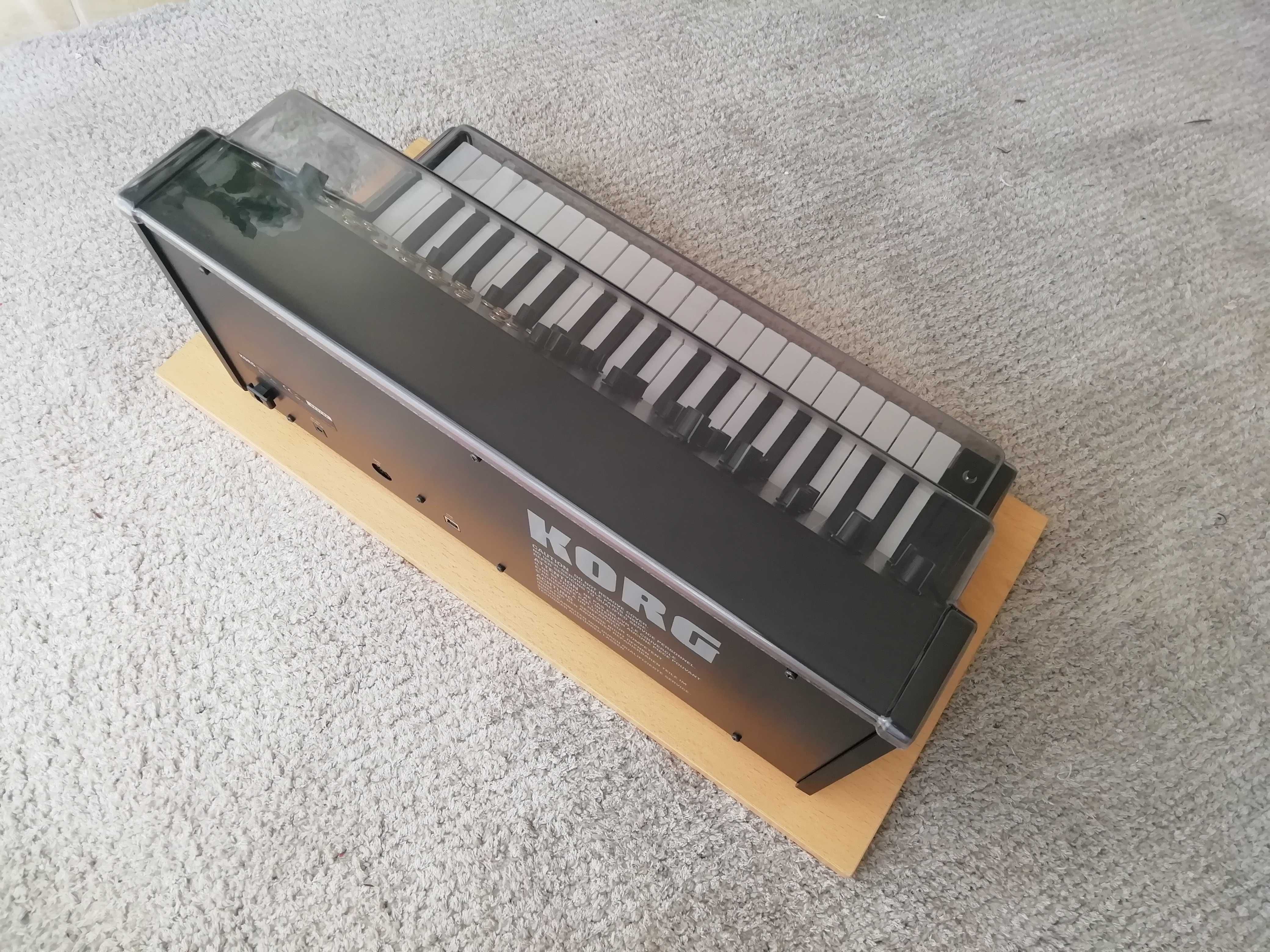 Sintetizador Korg MS-20 Mini + Decksaver (Novos)